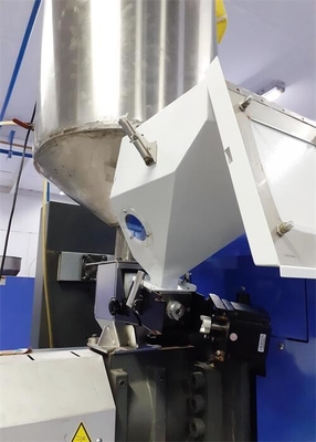 Masterbatch Color Plastic Mixing Machine آلة بثق البلاستيك الحجمي