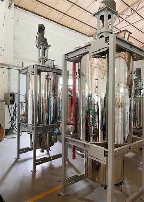 PA PLA TPU PET Crystallizer Dryer سعة 300 كجم / ساعة مع قوة عزم دوران عالية