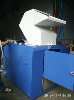 آلة تحبيب تقطيع البلاستيك الصناعية المركزية بسرعة SKD-11 OG-30FS