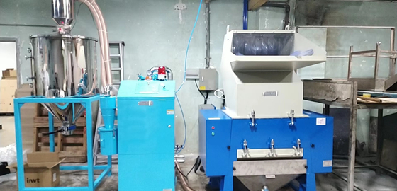 آلة تحبيب إعادة تدوير البلاستيك SKD ، 3.75kw تقطيع البلاستيك الصناعي